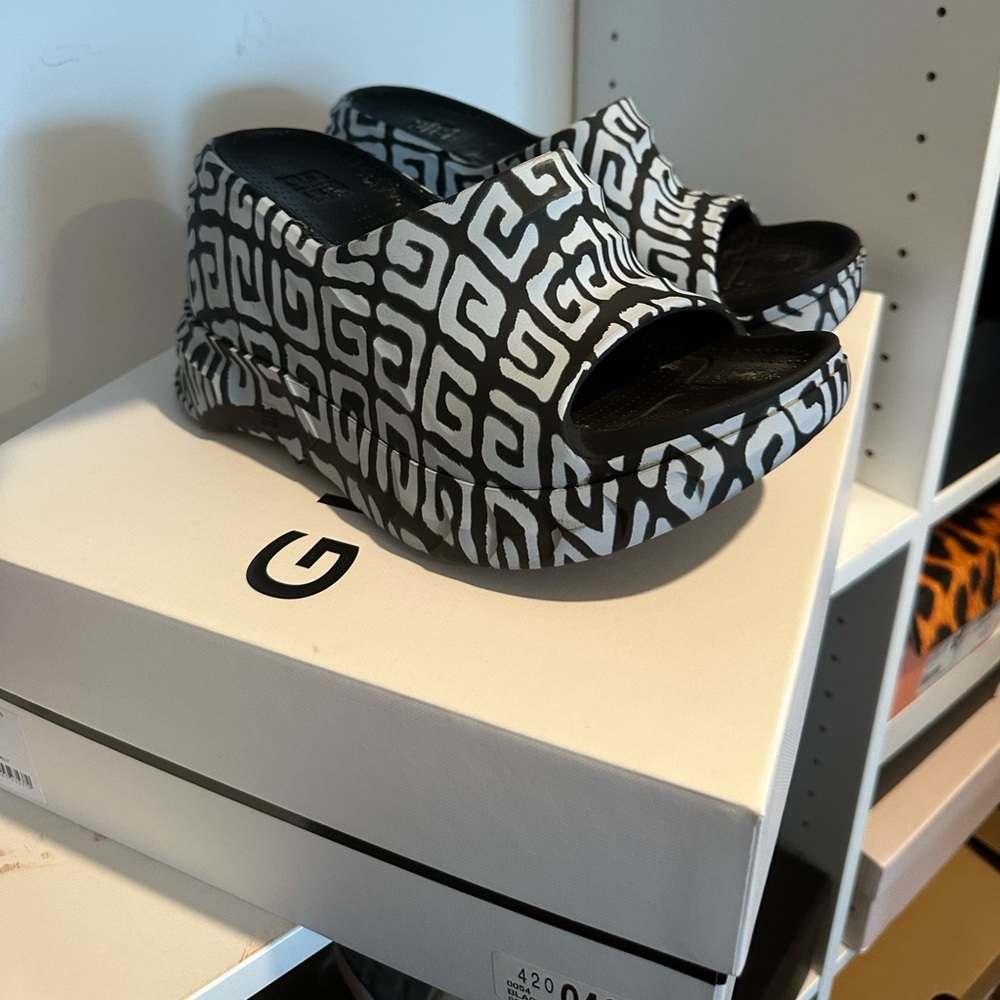 Givenchy platforms